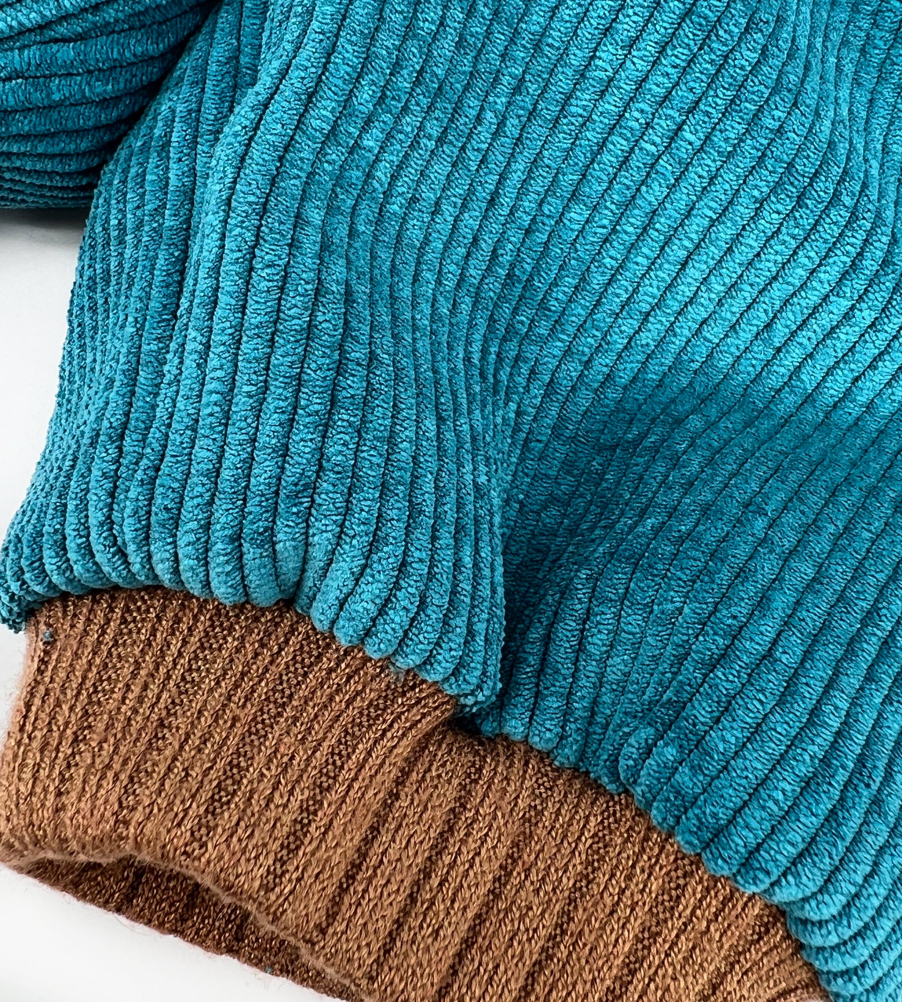 TURQUOISE SHORTS