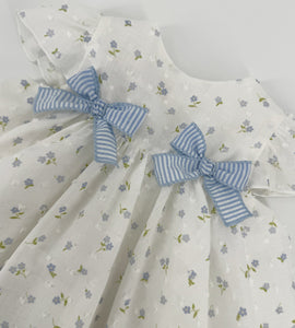 WHITE SET WITH BLUE FLOWERS